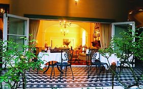 Hacklewood Hill Country House